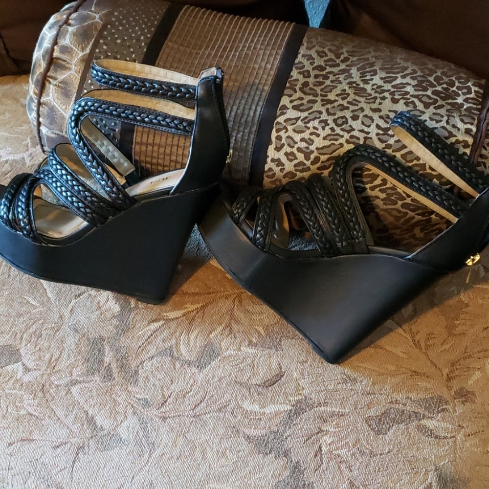 Shoes - Picture 3 of 3